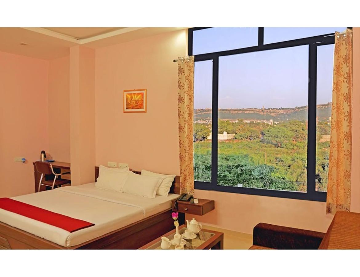 Hotel Shivam Fort View, Chittorgarh Exteriör bild