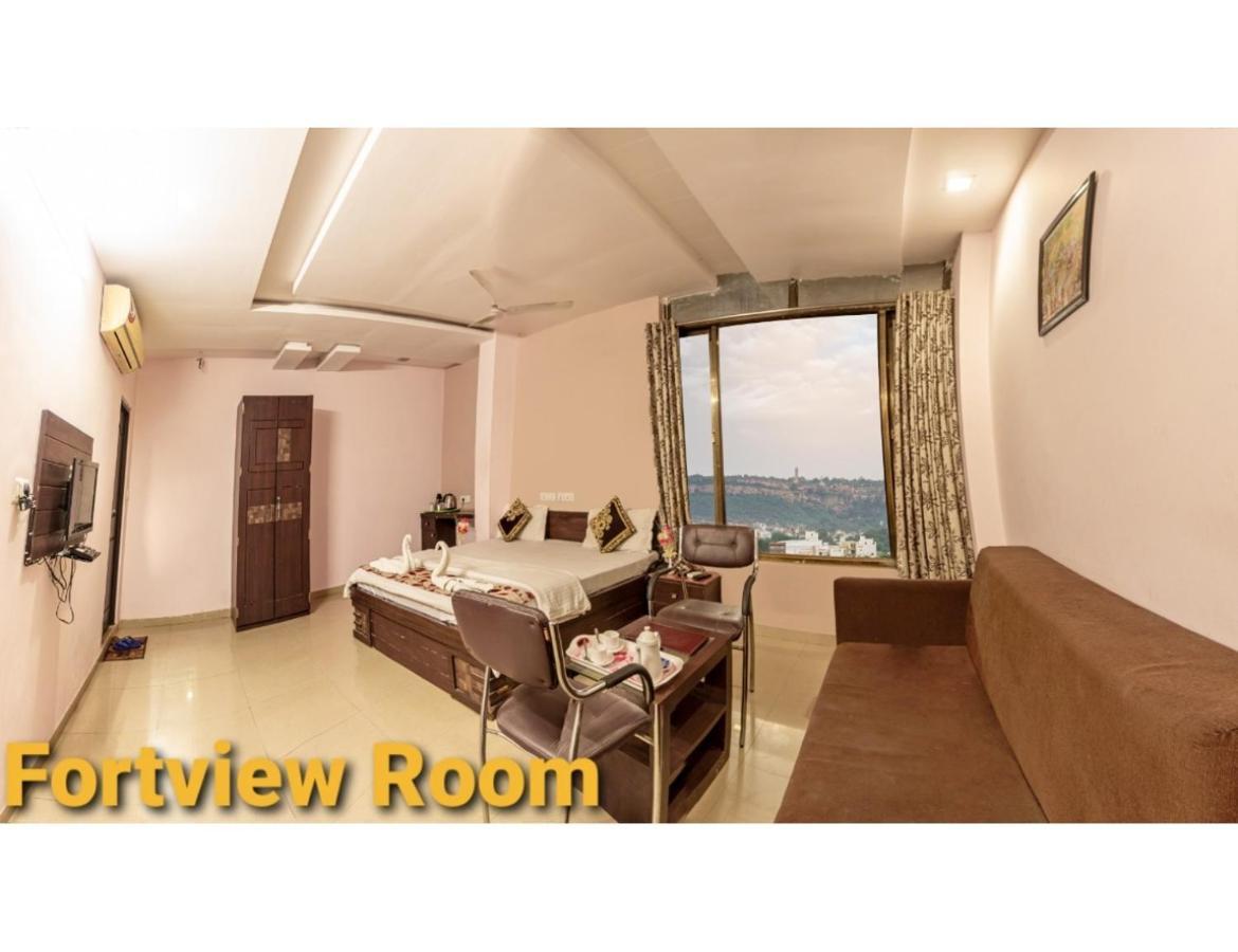 Hotel Shivam Fort View, Chittorgarh Exteriör bild