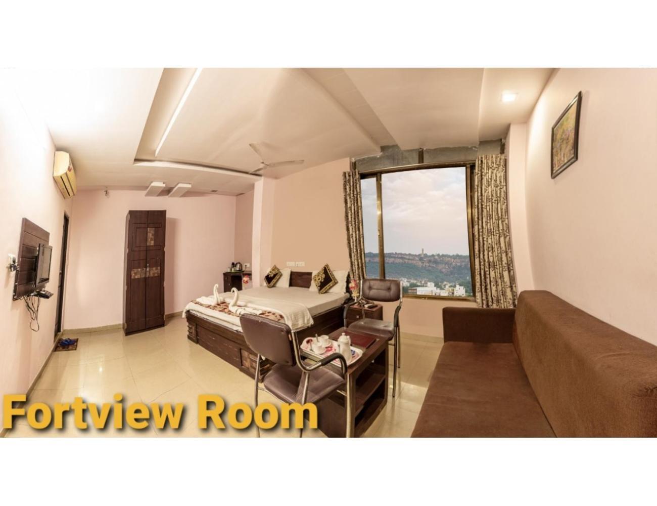 Hotel Shivam Fort View, Chittorgarh Exteriör bild